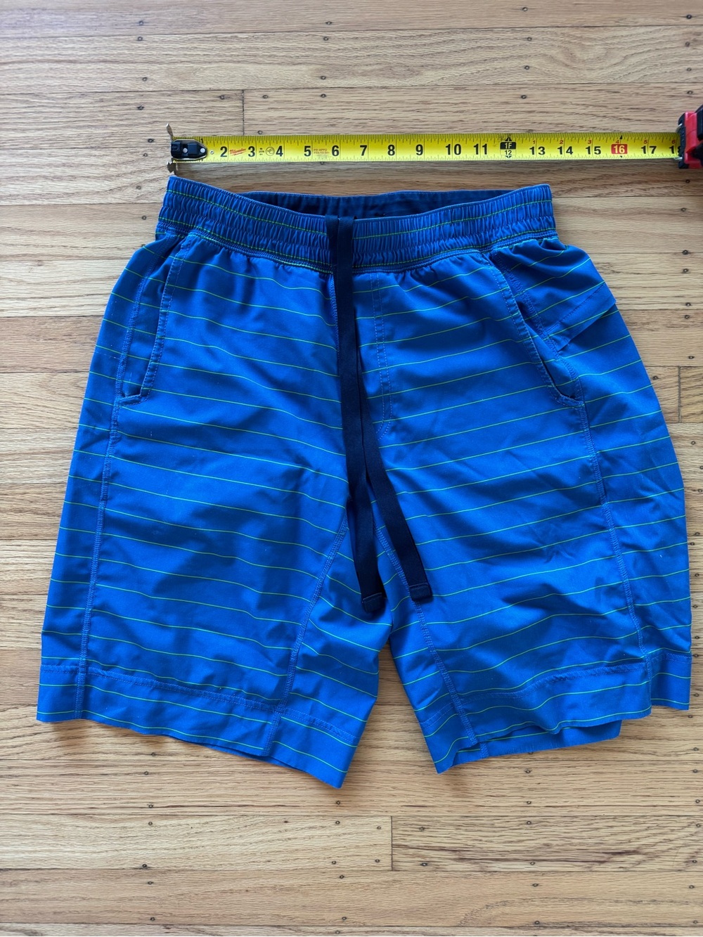 Lululemon Shorts Men’s Medium T.H.E. Short 11" Linerless Blue Striped Gym